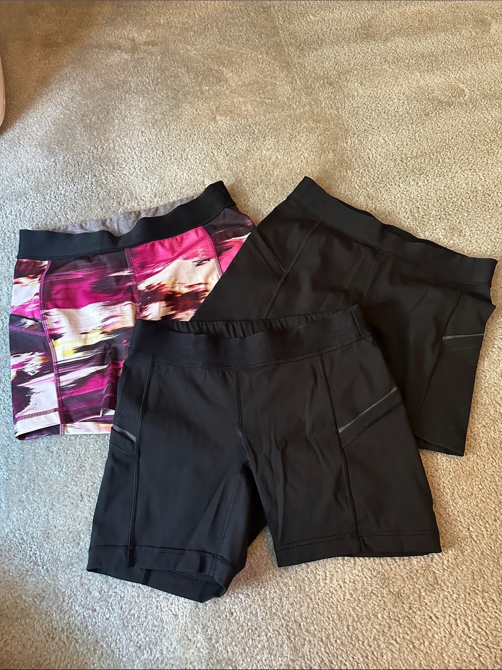 Lululemon 💜 three pairs 💜 What the Sport Short size 8